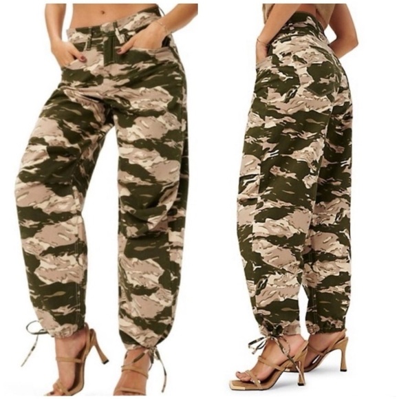GOOD AMERICAN • Camouflage Drawstring Women's Pants - Picture 6 of 9
